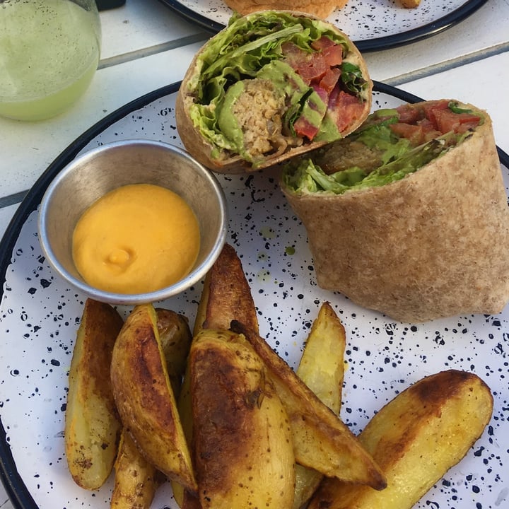 photo of Kali Plant Based Wrap + Papas shared by @candejulieta on  20 Oct 2022 - review