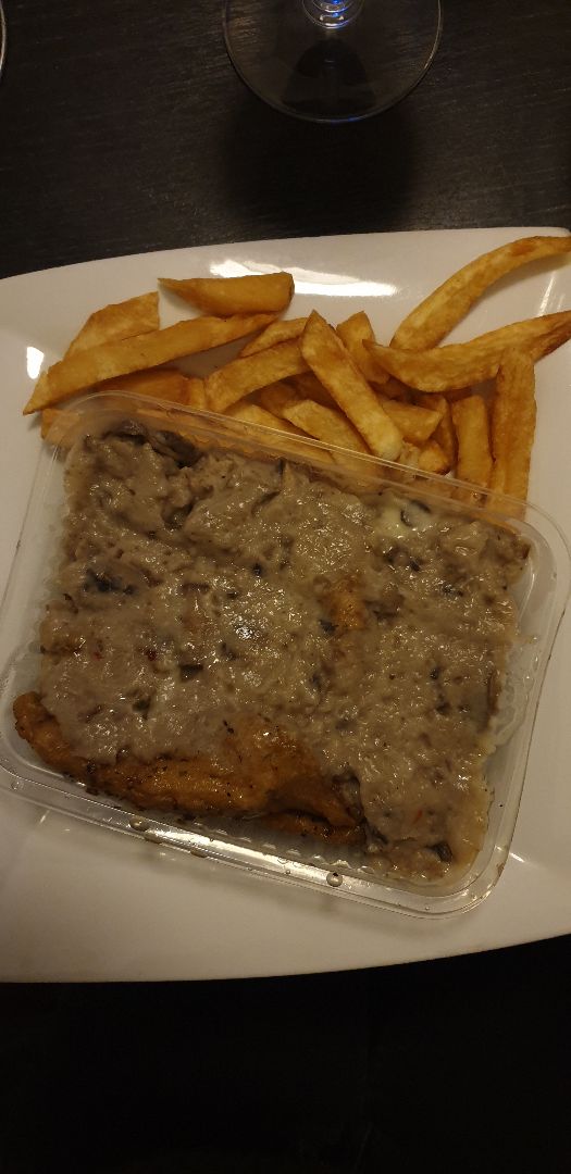 photo of Loving Hut Microcentro Lomito Al Champignon Con Fritas shared by @azultuzin on  24 Sep 2019 - review