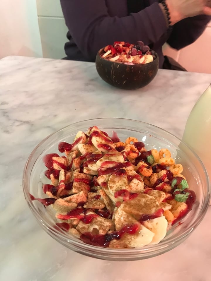 photo of El Flako Corn Flakes & Co. Apple Pie Vegan Bowl shared by @seira03 on  03 Feb 2020 - review