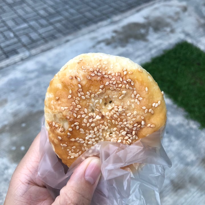 photo of M Bakery Salted Mung Bean Pie shared by @eritakay on  11 May 2018 - review