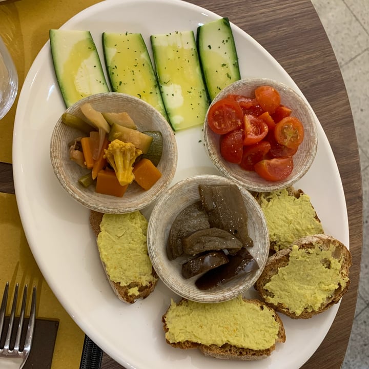 review photo of Gustosè in Bottega - Lago di Como Selezione vegana shared by @vegamomo on 17 Apr 2022 - review