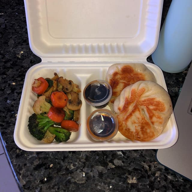 菜肴“Pan Fried Dumpling Bao”的照片