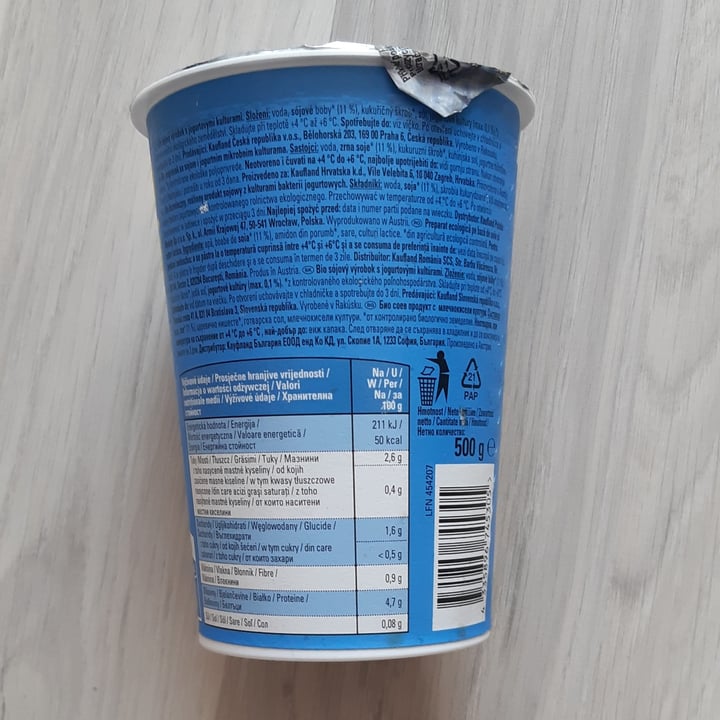 review photo of Kaufland Take it Veggie Soja Joghurt (soy yogurt) shared by @mary-veggiesoul13 on 27 Sep 2021 - review