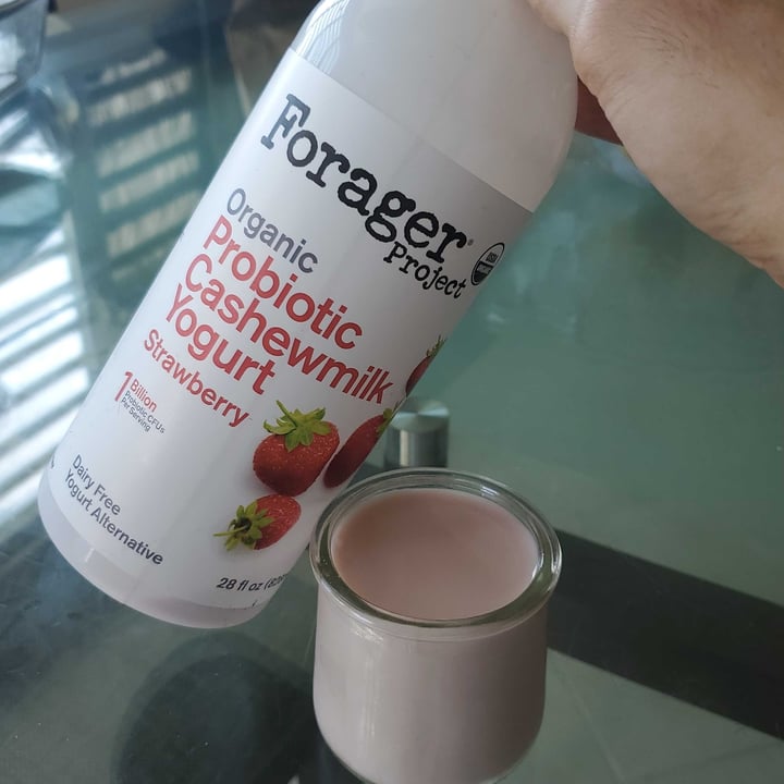 photo of Forager Project Probiotic cashewmilk yogurt strawberry shared by @lliguerpr96 on  09 Dec 2022 - review