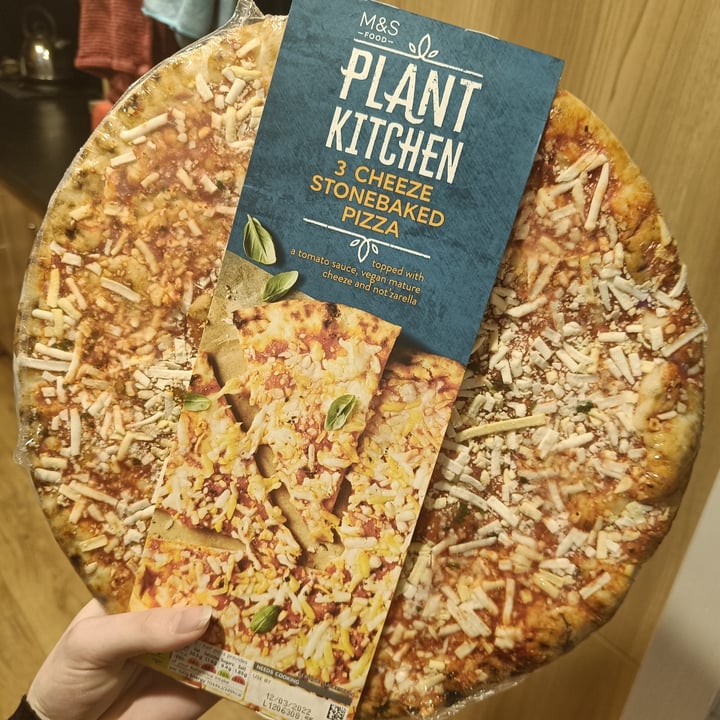 photo of Plant Kitchen (M&S) 3 cheeze stonebaked pizza shared by @vervy on  11 Mar 2022 - review