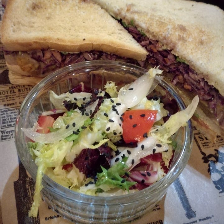 review photo of Daio Nuestro club sandwich shared by @vegan-vegan on 17 Aug 2021 - review