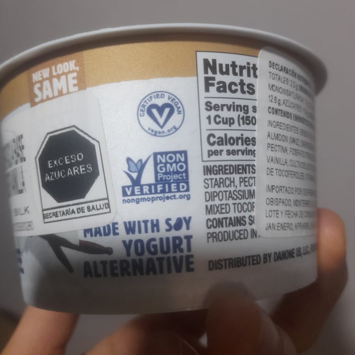 photo of Silk Yogurt de Almendras Sabor Vainilla shared by @jossiemdzz on  25 Dec 2021 - review