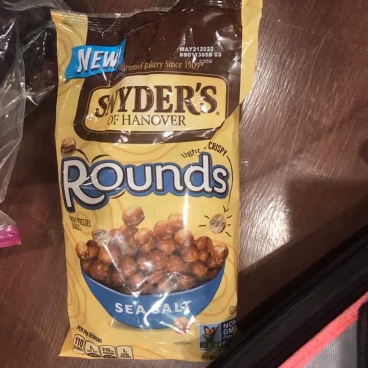 photo of Snyder's of Hanover Rounds (Mini Pretzel Balls) shared by @hippiewannabe on  20 Jun 2022 - review