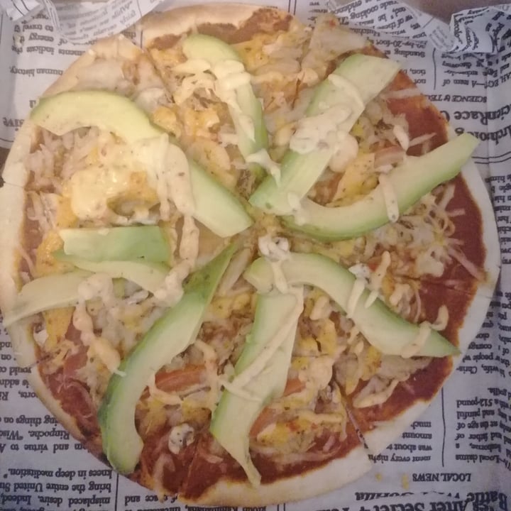 photo of Vegan Streetfood Deli - Obs Chickless Mayo Pizza shared by @rushisushi7 on  25 May 2021 - review
