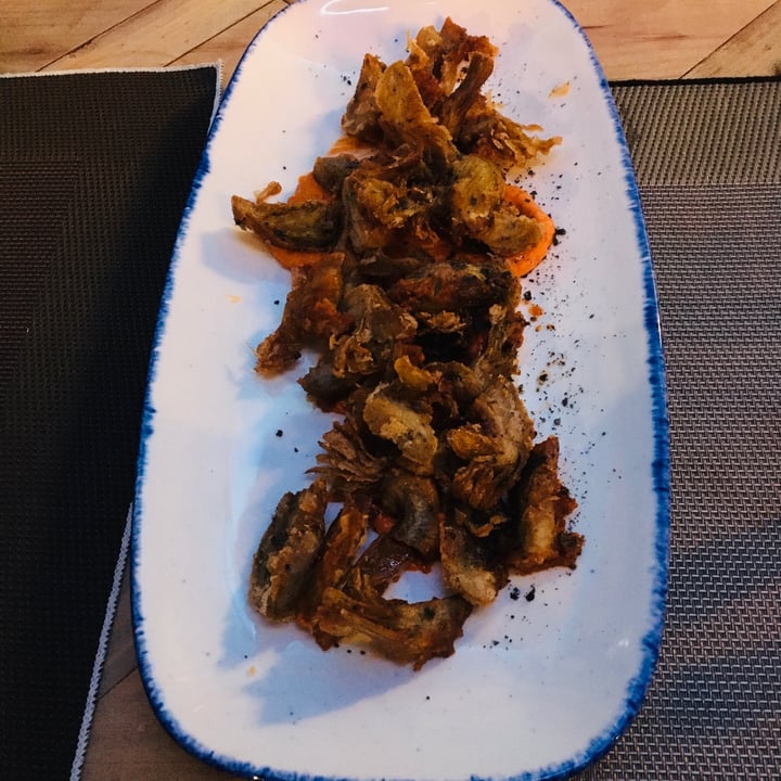 photo of Atípico Alcachofas en tempura con salsa romescu shared by @aroleia on  23 May 2021 - review