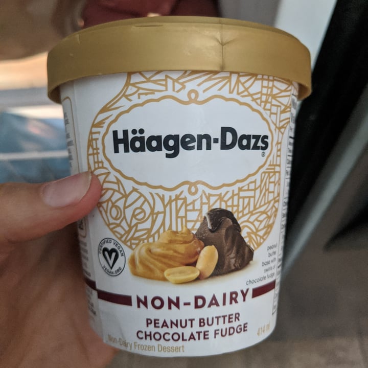 photo of Häagen-Dazs Peanut Butter Chocolate Fudge Non-Dairy shared by @ashh on  20 May 2020 - review