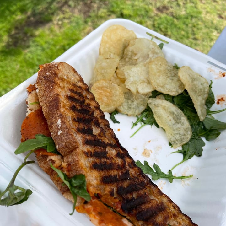 photo of El Avocado - Plant Based Food Pizza Panini shared by @elisacasillas on  27 Jul 2021 - review
