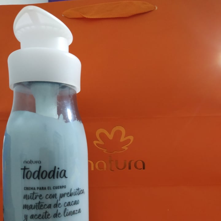 photo of Natura Crema Hidratante Corporal shared by @poppinsbel on  20 Jul 2020 - review