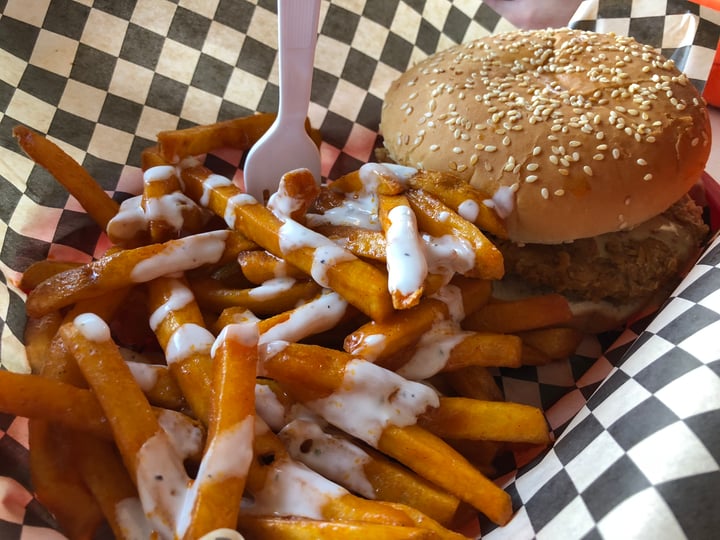 review photo of House of Mexica Spicy Chicken Sandwich with Buffalo Fries shared by @sparkle1331 on 20 Aug 2018 - review