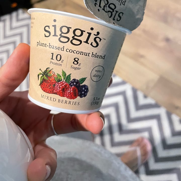 photo of siggi’s Mixed Berries plant-based yogurt shared by @jaeskaapool on  11 Dec 2022 - review
