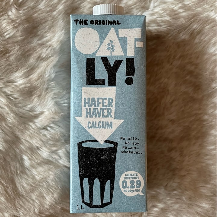 photo of Oatly Oat milk with Calcium shared by @minmarmag on  16 Dec 2021 - review