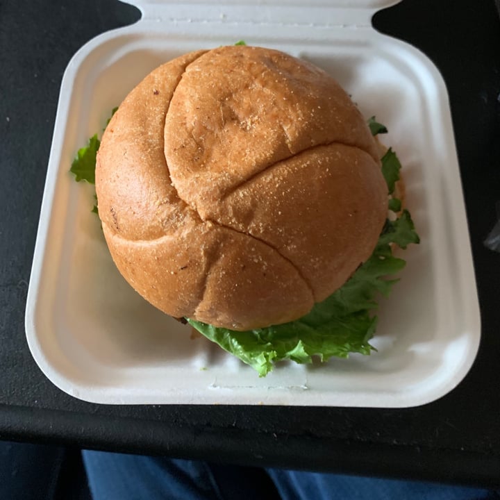 photo of End Of The Line Cafe Buddha Burger shared by @possumandpalmetto on  01 Oct 2020 - review