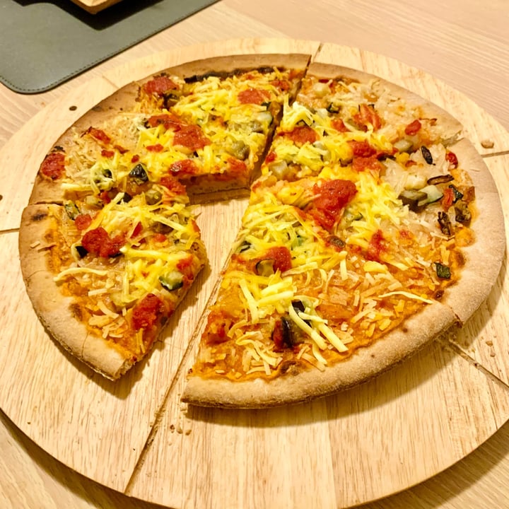photo of Schär Pizza Veggie shared by @gingersaint on  08 Nov 2022 - review