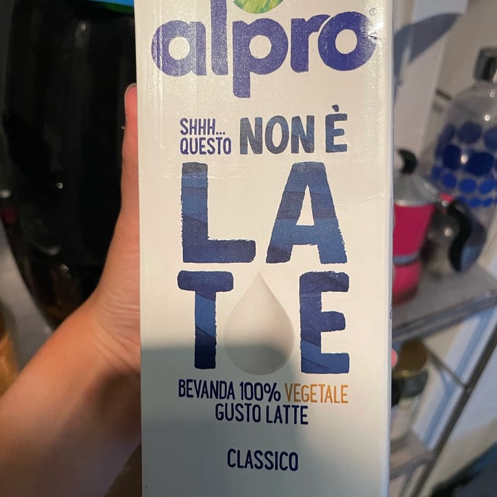 photo of Alpro This is Not Milk Classic Questo Non è Late Classico shared by @girasara on  19 Aug 2022 - review
