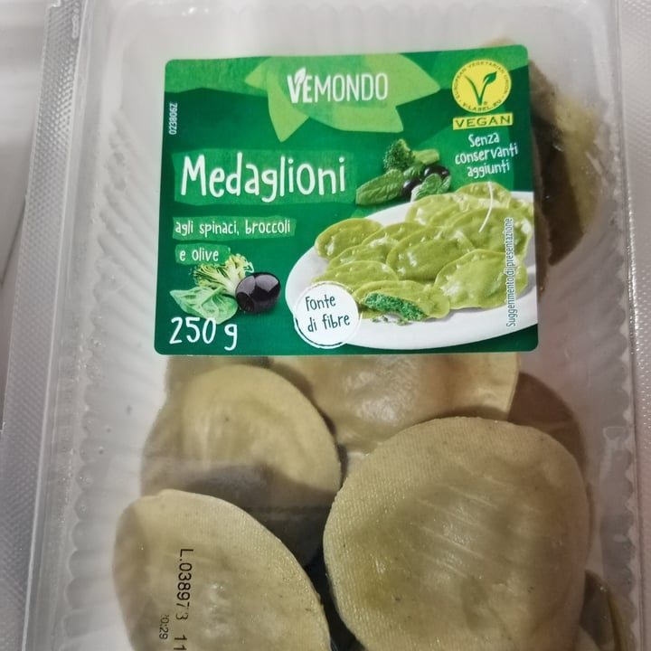 photo of Vemondo Ravioli Spinach Brocolis Olives shared by @tuttavianina on  12 Mar 2022 - review