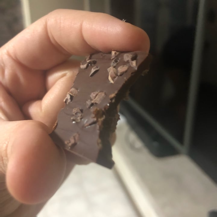 review photo of Nestlé Chocolate Essentia 55% Cacao con Nibs shared by @agosluciani on 25 Oct 2021 - review