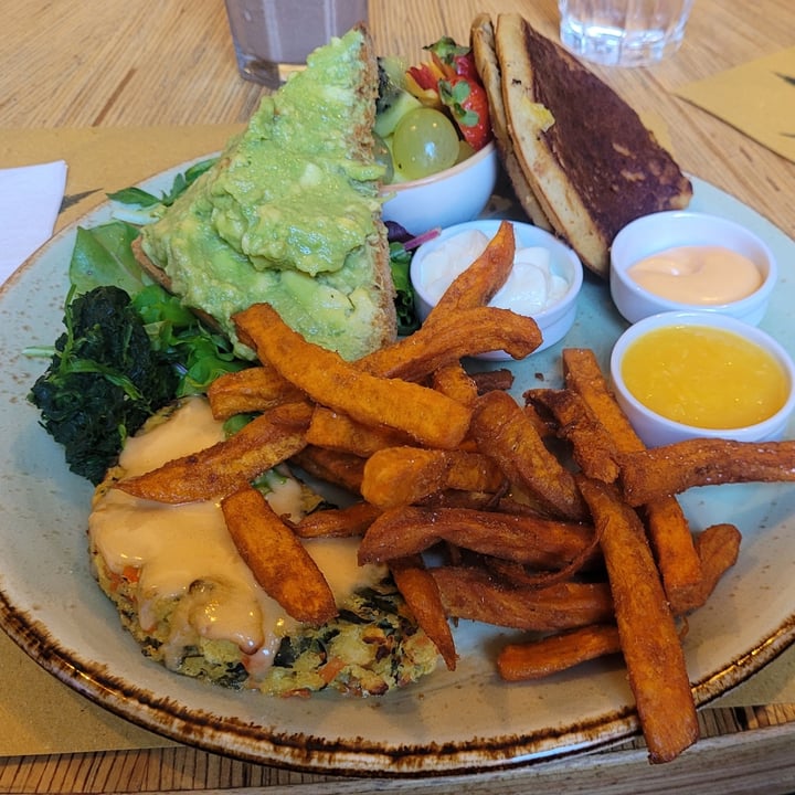 photo of Shake Café Vegan Brunch shared by @valc5 on  22 Sep 2022 - review