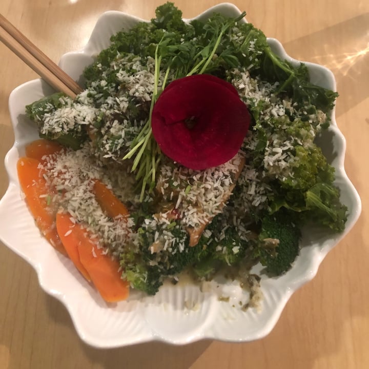 photo of La Belle Verte Bol coco-coriandre shared by @vegovegan on  10 Dec 2021 - review
