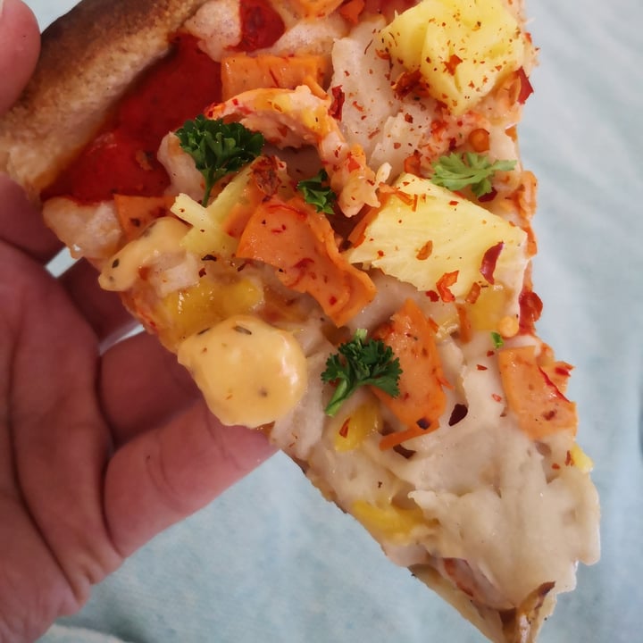 review photo of Vegan Streetfood Deli - Obs Hawaiian pizza shared by @liezle on 15 Sep 2022 - review