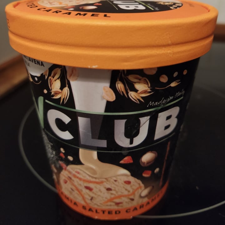 photo of VClub Macadamia Salted Caramel shared by @marinasnchez on  18 Jul 2021 - review