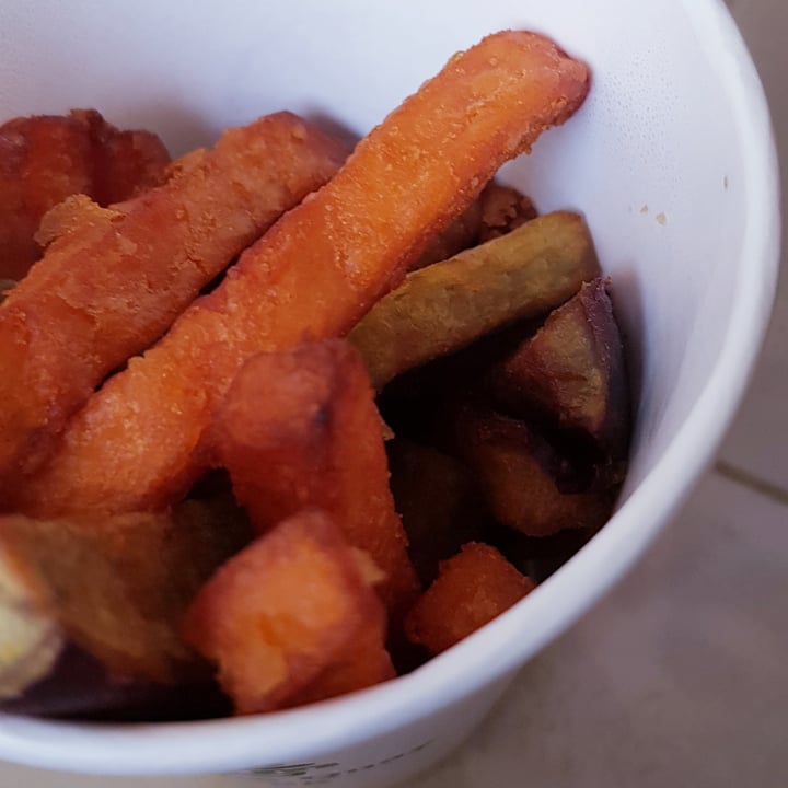photo of nomVnom Bistro Mixed Sweet Potato Fries shared by @dhwani on  04 May 2020 - review