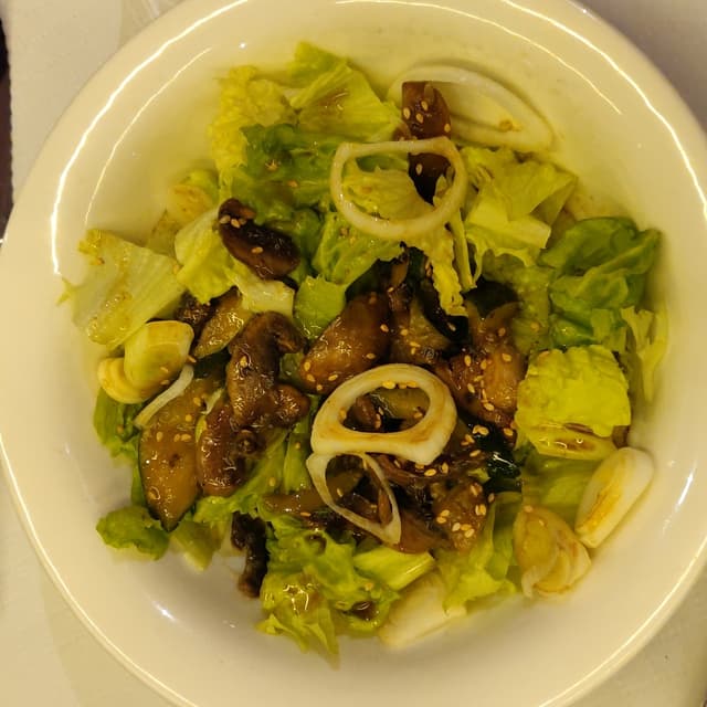 Photo of the dish “Ensalada de lechuga chanpiñon y cebolleta”