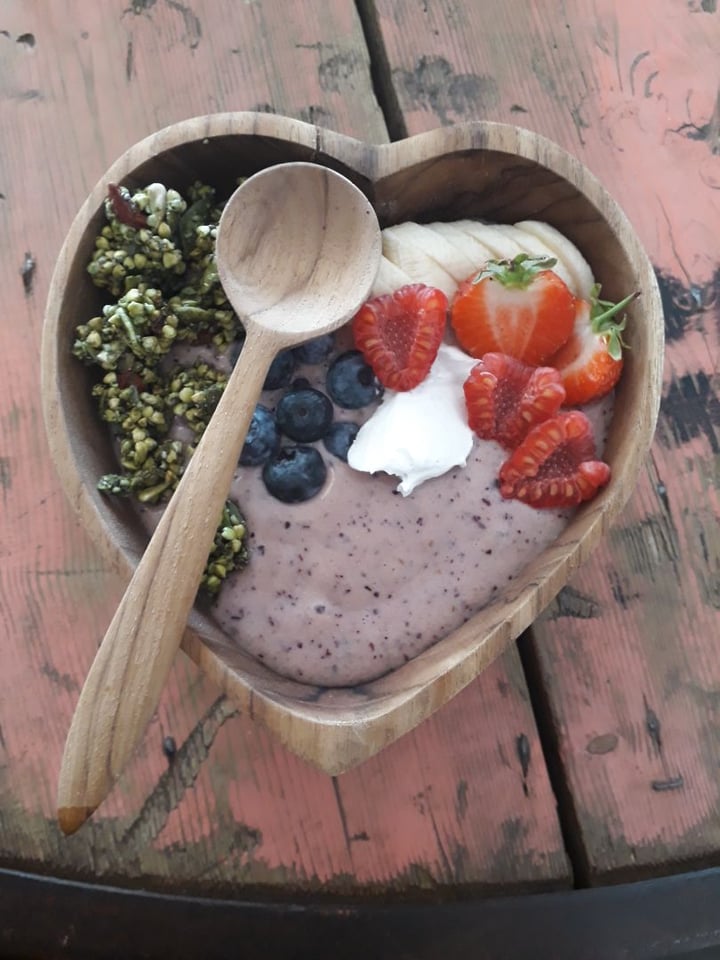 photo of Kind Kitchen Sweet Slumber smoothie bowl shared by @traceytrink on  21 Aug 2019 - review