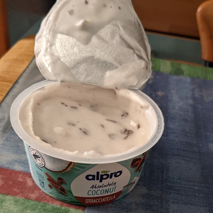 photo of Alpro Absolutely Coconut Stracciatella shared by @serelop on  29 Jun 2022 - review