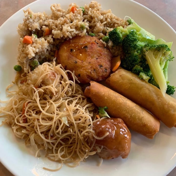 photo of Lotus Pond Vegetarian Restaurant Lunch buffet shared by @veganskaz on  06 Dec 2020 - review