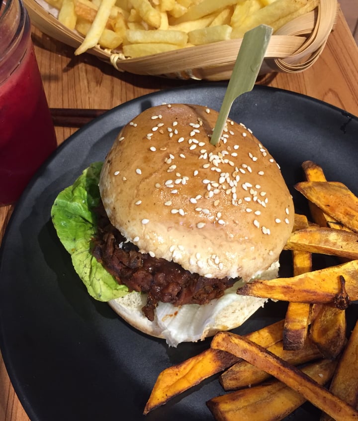 photo of SOUL ALIFE bbq burger shared by @s1224 on  17 Mar 2018 - review