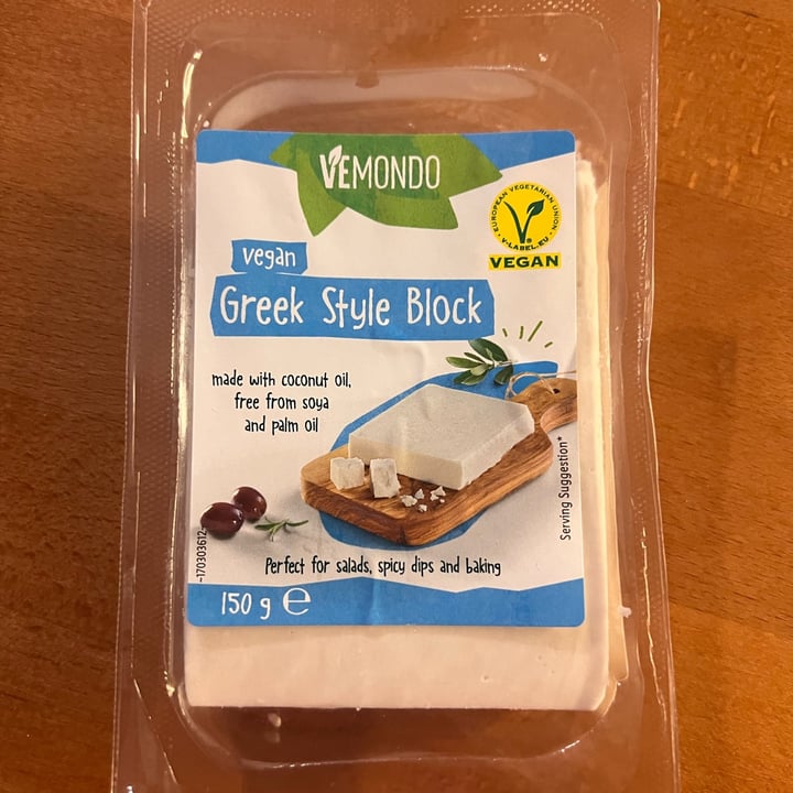 photo of Vemondo  Greek style cheese shared by @vittoriatomassini on  08 Jan 2022 - review