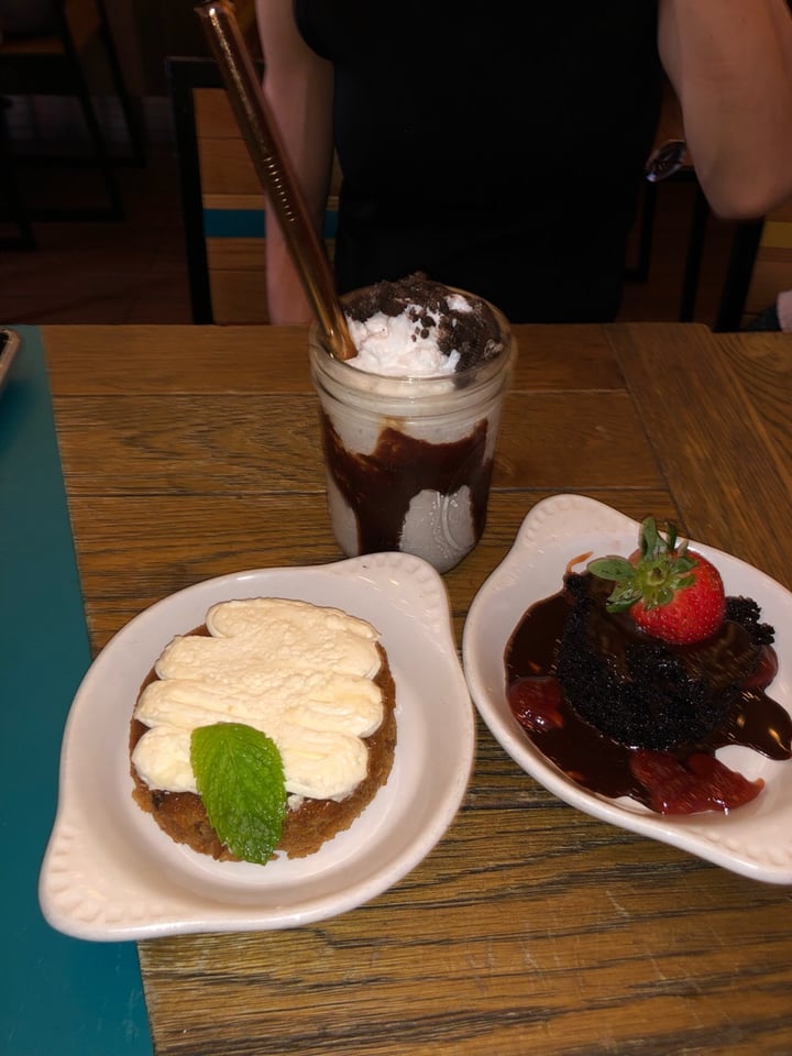 photo of Bareburger Flourless Chocolate Cake shared by @nikki on  09 Jul 2019 - review