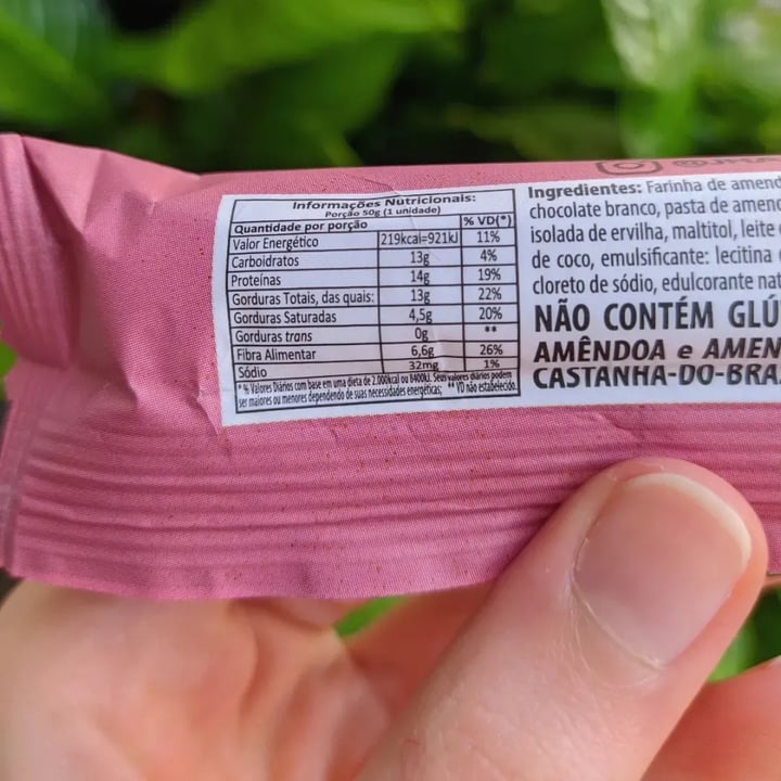 review photo of Jhamal Barra De Proteína Vegana Morango shared by @mariveggy on 15 Jun 2022 - review