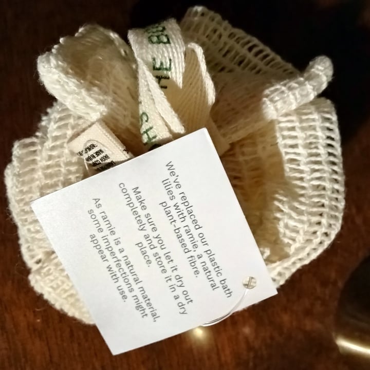 review photo of The Body Shop ramie estropajo shared by @jolieloveanimals on 12 Jun 2022 - review