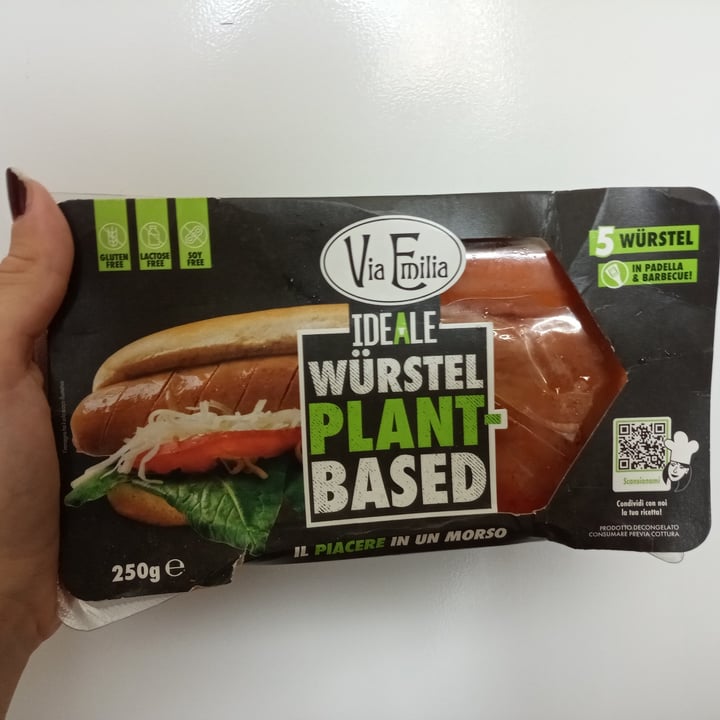 photo of Via emilia Wurstel Plant Based shared by @fabiolamichelotti on  01 Aug 2021 - review