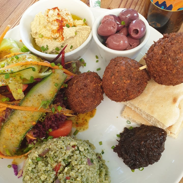 photo of Whole Earth Cafe Falafel & Friends shared by @jennsymatt on  17 Jul 2022 - review