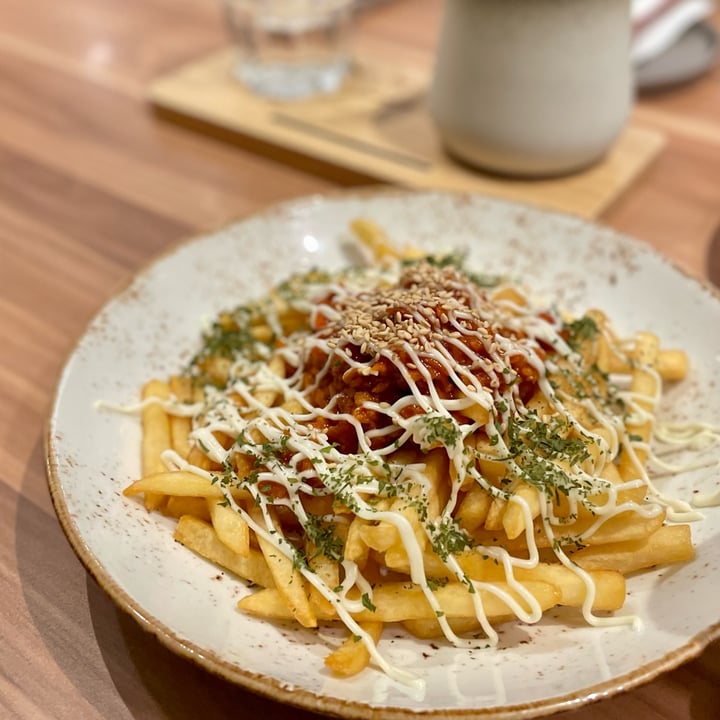 photo of Am I Addicted - Pottery Studio & V Cafe Hooked on Gochujang Fries shared by @applepancakes on  29 Jun 2022 - review
