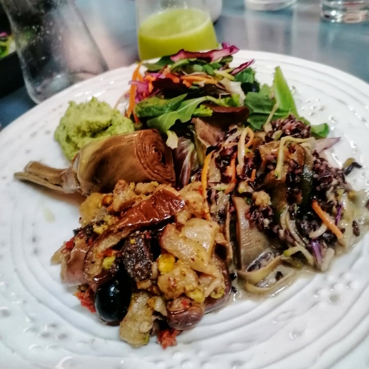 photo of Botanica Lab Cucina Buddha bowl shared by @asiagaleotti on  10 May 2022 - review