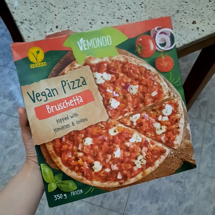photo of Vemondo Vegan Pizza Bruschetta shared by @tofuecicuta on  20 Aug 2022 - review
