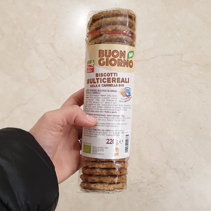 review photo of La Finestra Sul Cielo Biscotti Multicereali Mela E Cannella shared by @salsina on 27 Dec 2021 - review