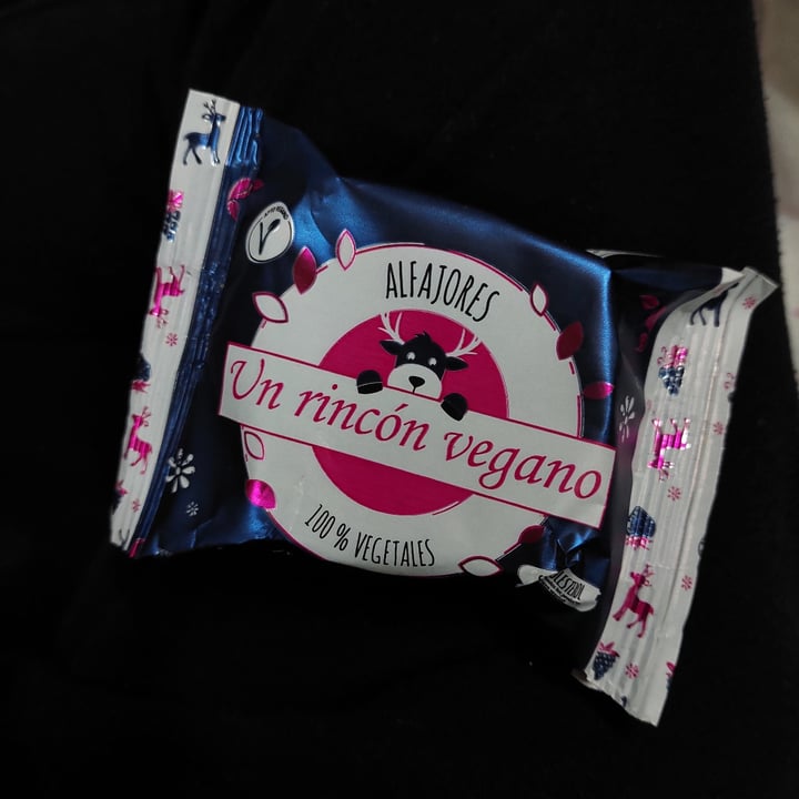 photo of Un Rincón Vegano Alfajor de Frutos del Bosque shared by @edgarfoviedo on  16 Sep 2021 - review