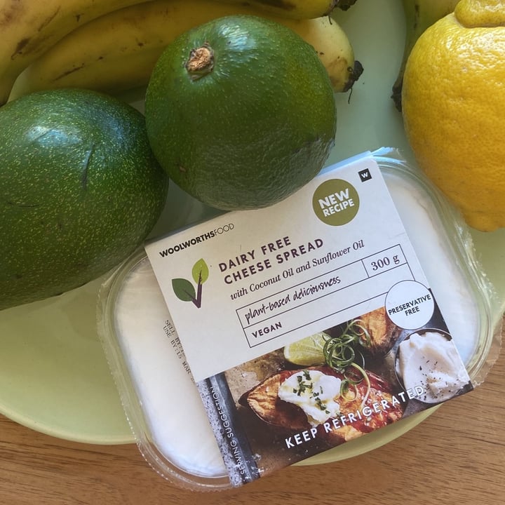 photo of Woolworths Food Dairy Free Cheese Spread shared by @penelopemoreau on  22 Feb 2022 - review