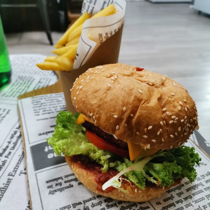 photo of Vegan Streetfood Deli - Obs Oh My Cluck Burger shared by @rianca on  16 Oct 2021 - review