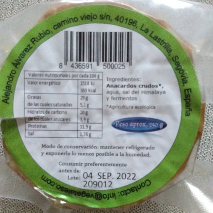 photo of Vegetaleso Queso Ahumado shared by @sym on  06 Dec 2021 - review