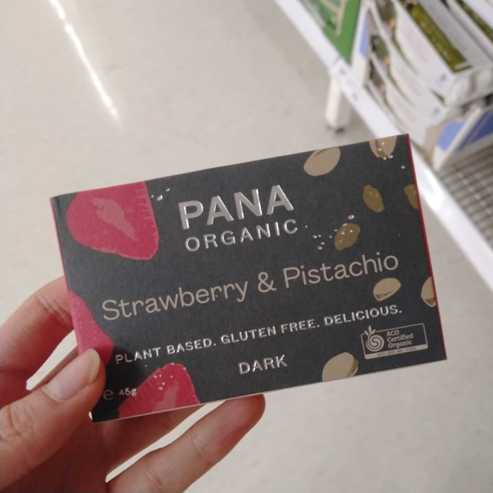 photo of Pana Organic Strawberry & Pistachio Chocolate shared by @jchong on  30 Oct 2020 - review